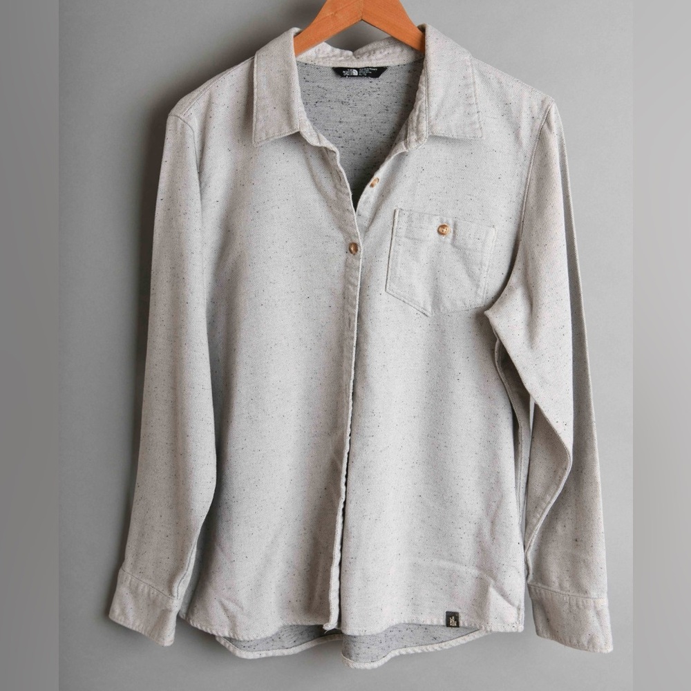 North Face women's oatmeal-gray flannel size XL